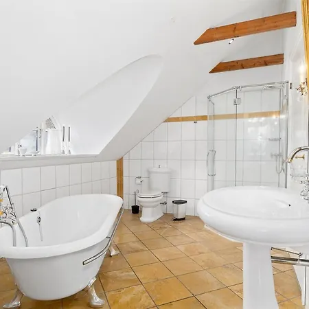 Jolanda By Interhome *